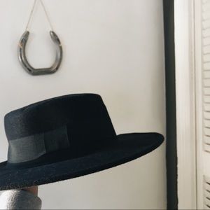 Black boat hat